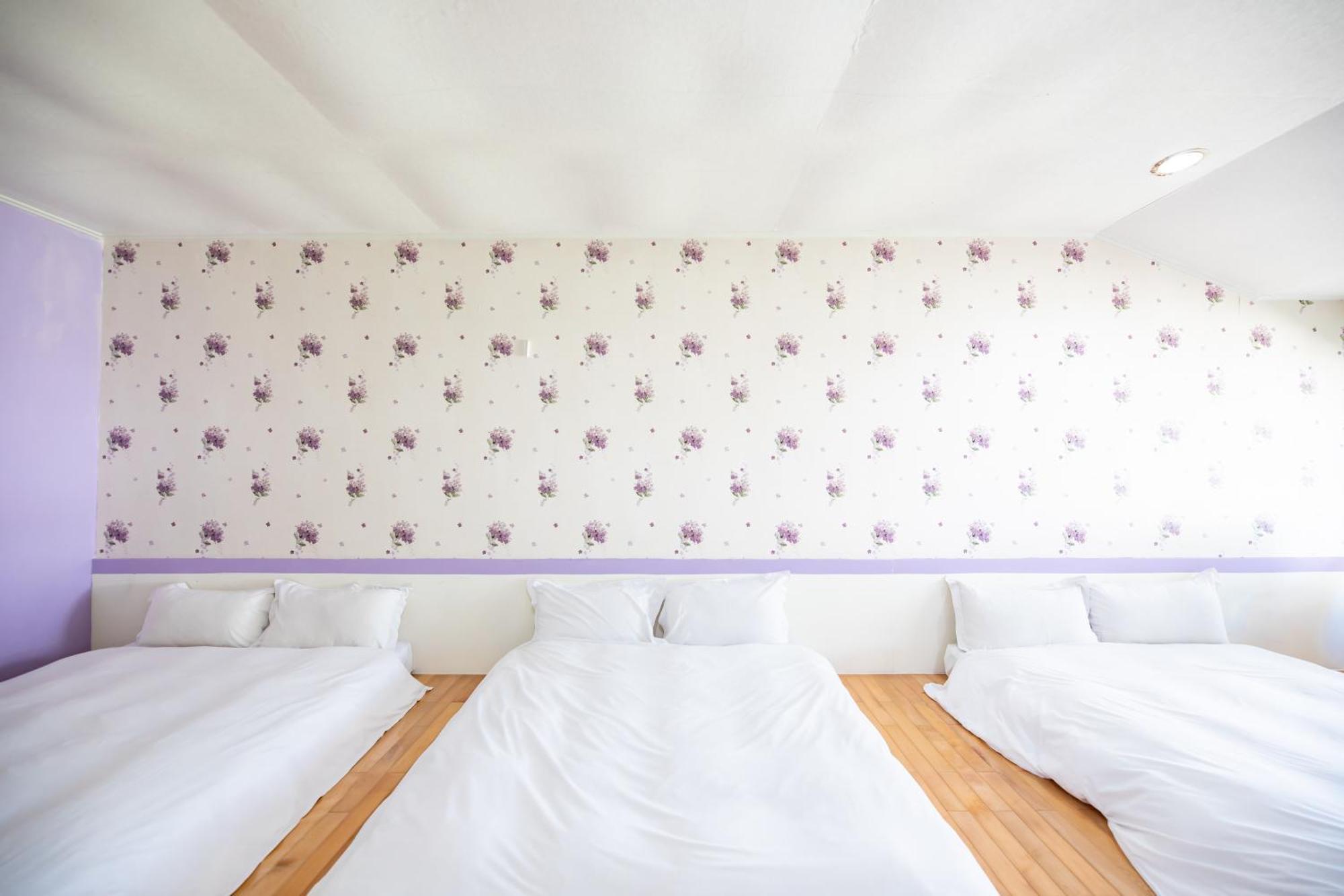 Lovestar Lakeside Hotel - Stars Building Nanwan Kamer foto